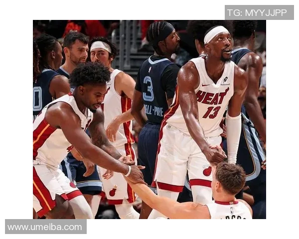 快船与热火激战正酣2021年12月16日NBA精彩对决回顾